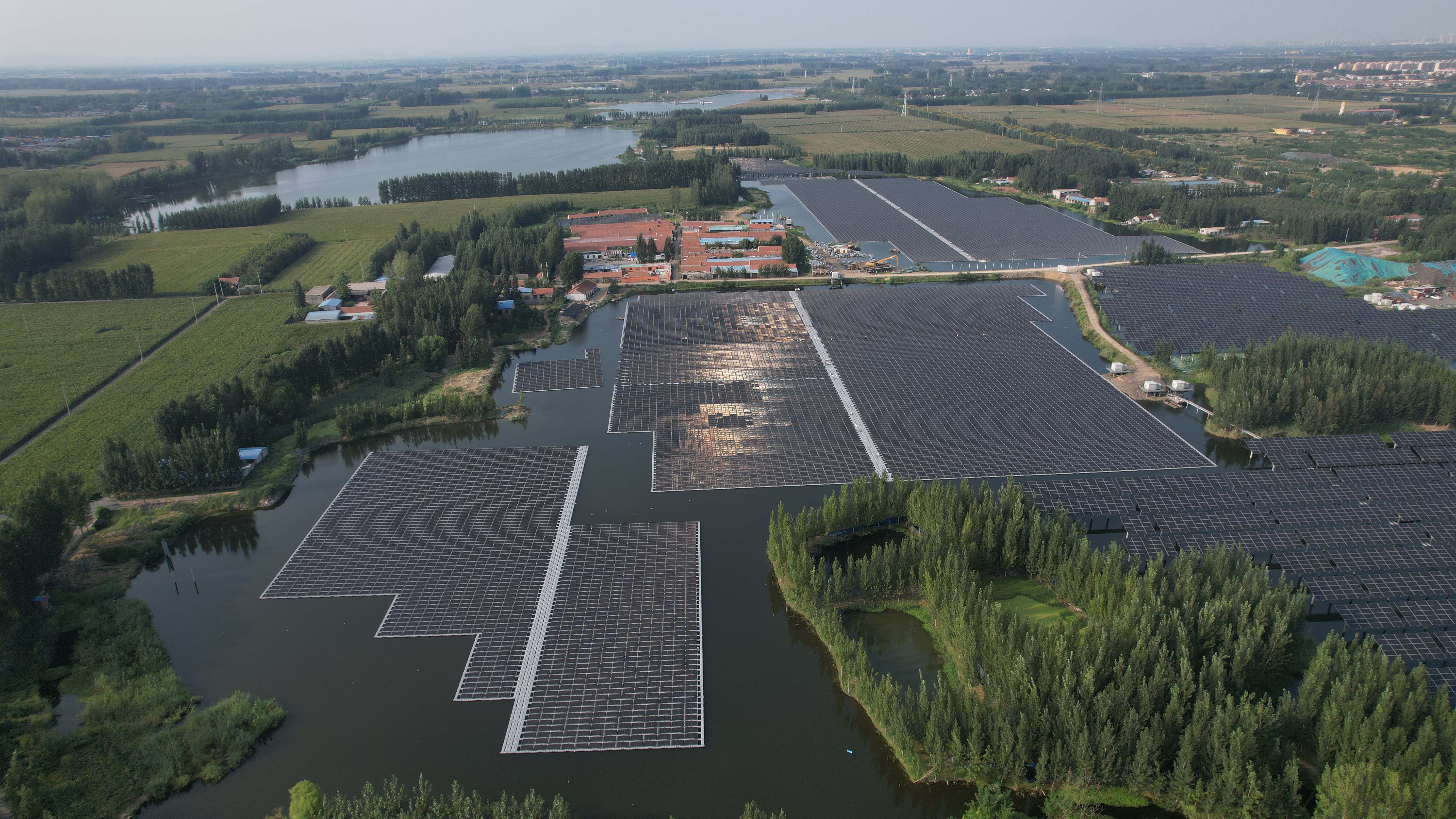 华电滕州 100MW 漂浮式光伏发电项目